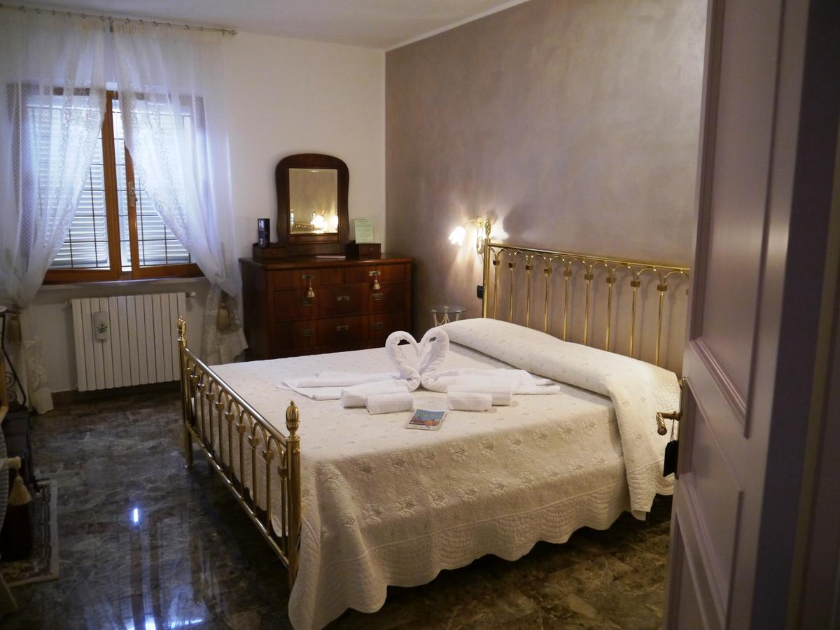 B&B Le Dive Ostra Екстериор снимка