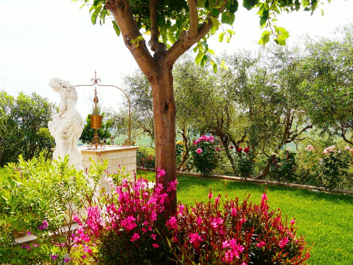 B&B Le Dive Ostra Екстериор снимка
